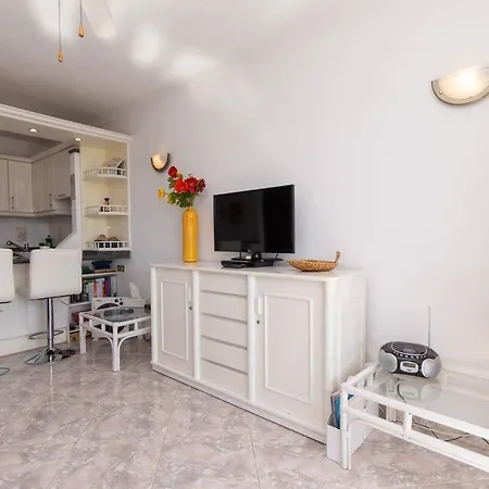 Santa Maria 118 - One Bed Адехе